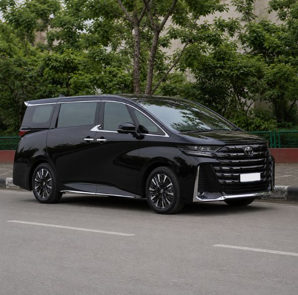 Toyota Vellfire Rental in Jaipur