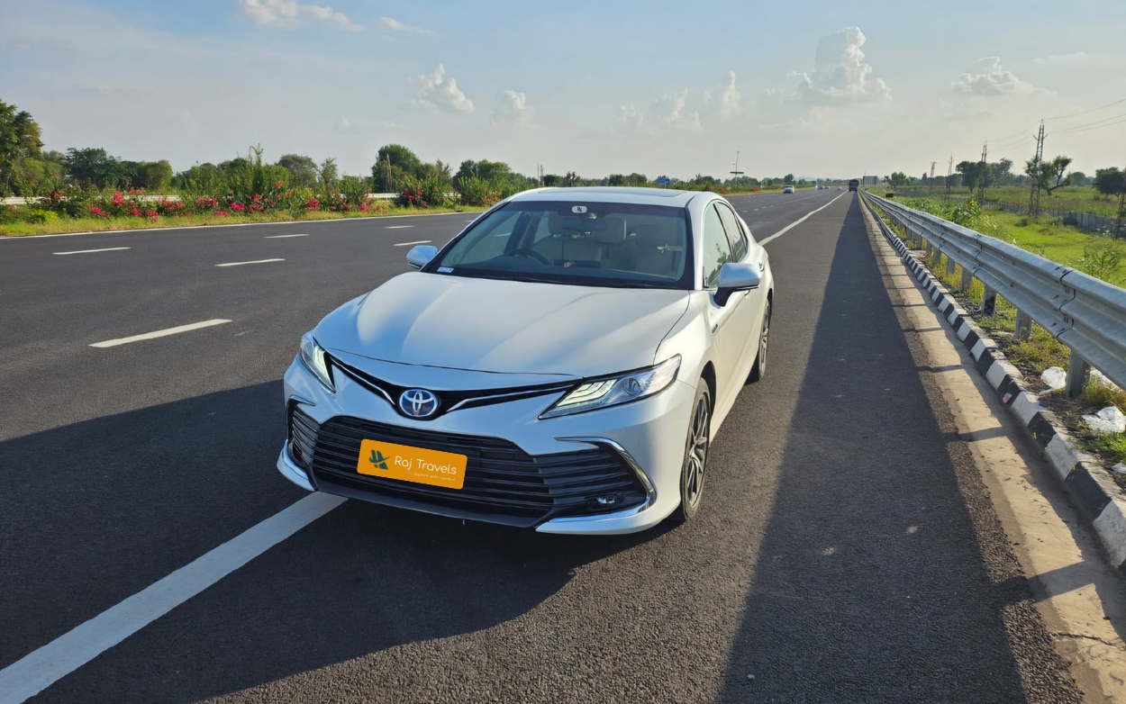 Toyota Camry rental Jaipur